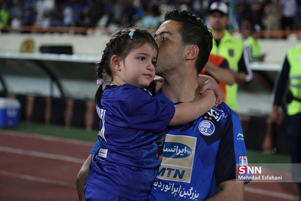 خداحافظی خسرو