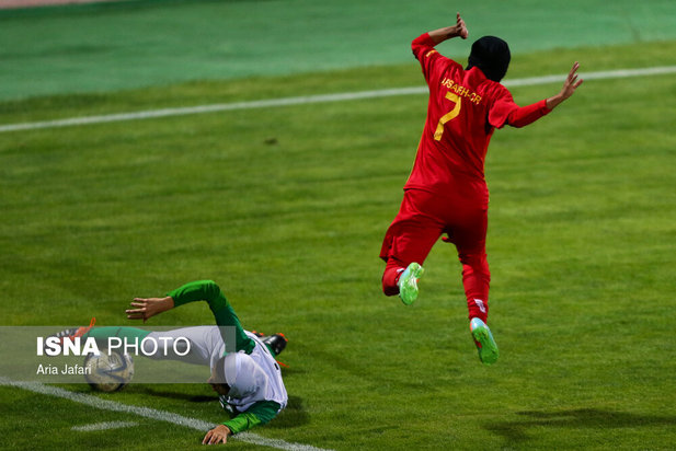 فوتبال بانوان