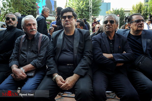 تشییع داریوش