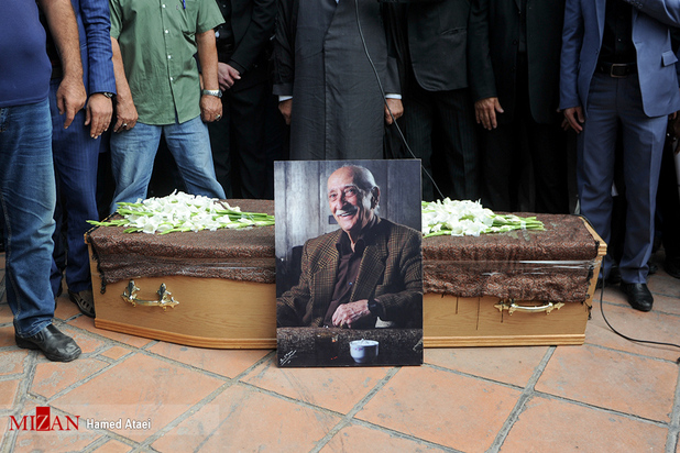 تشییع داریوش