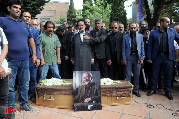 تشییع داریوش