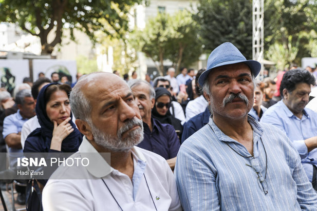 تشییع داریوش