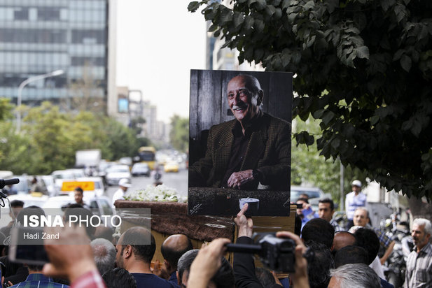 تشییع داریوش