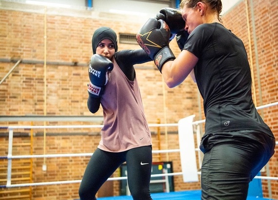 بوکسور محجبه