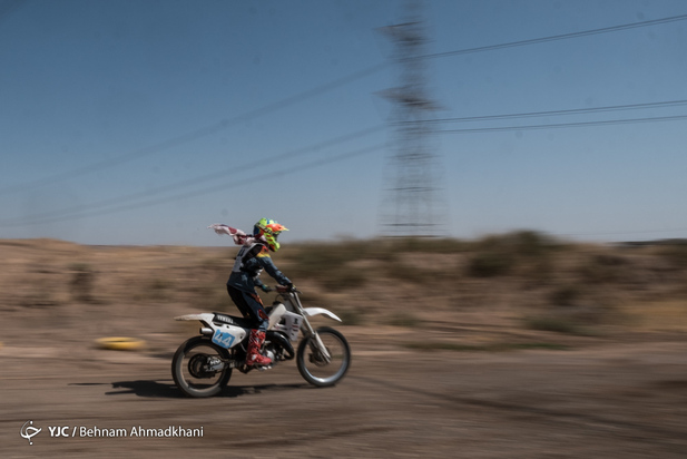 مسابقات موتورکراس بانوان