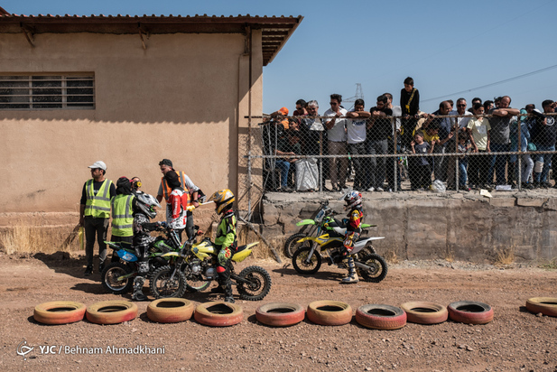 مسابقات موتورکراس بانوان