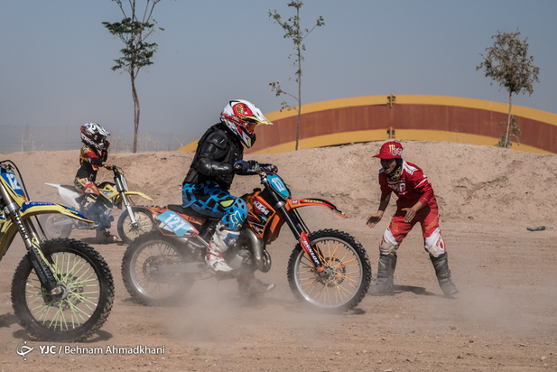 مسابقات موتورکراس بانوان