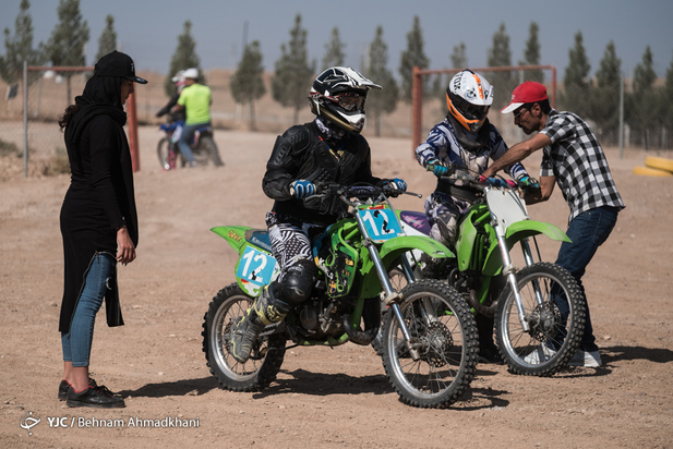 مسابقات موتورکراس بانوان