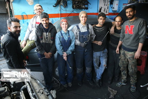 دختران مکانیک