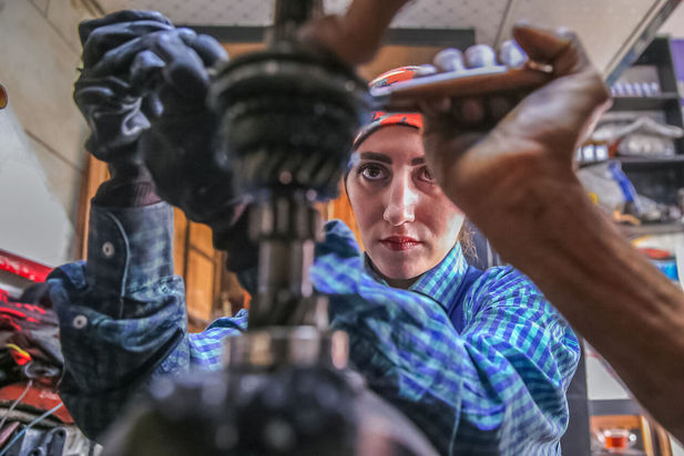 دختران مکانیک