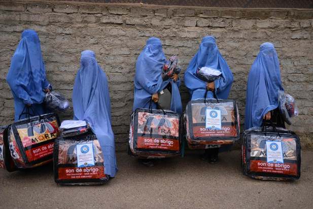 کمک خیریه به زنان افغان