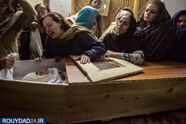 آغوش پدر و مادر تنها نقطه ی امن آسایش برای این کودکان است