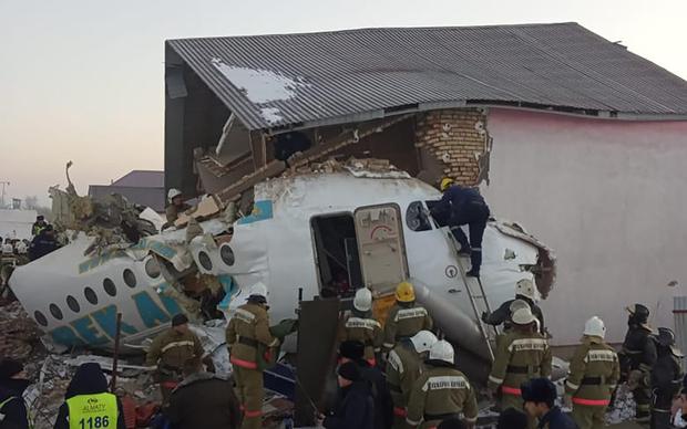 سقوط هواپیما