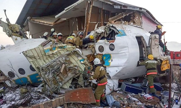 سقوط هواپیما