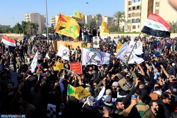 عراقی ها سفارت آمریکا را به آتش کشیدند 