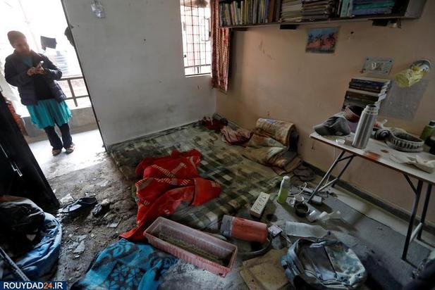 حمله نقاب پوشان به دانشجویان معترض هند