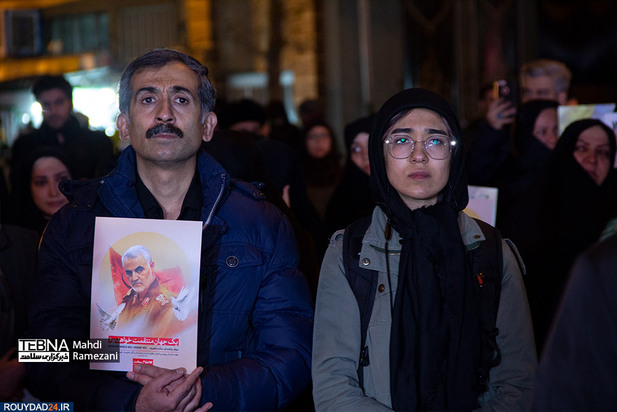 تصاویری از مراسم شام غریبان حاج قاسم سلیمانی در میدان فلسطین