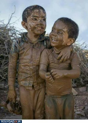 لبخند مرگ بر لبان کودکان