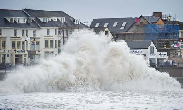 طوفات شدید در بریتانیا