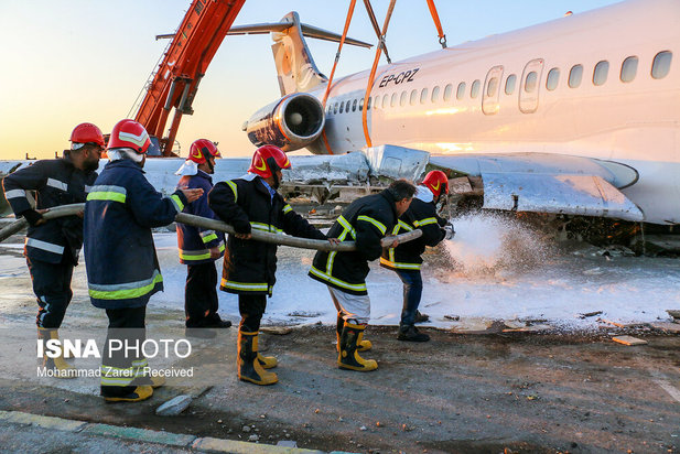 سقوط هواپیما
