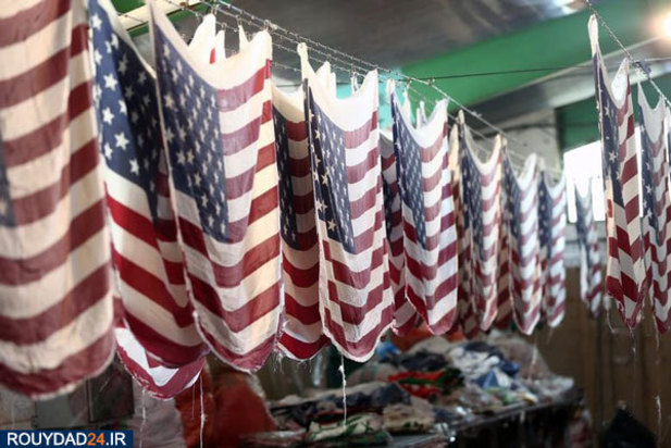 تولید پرچم امریکا برای سوزاندن