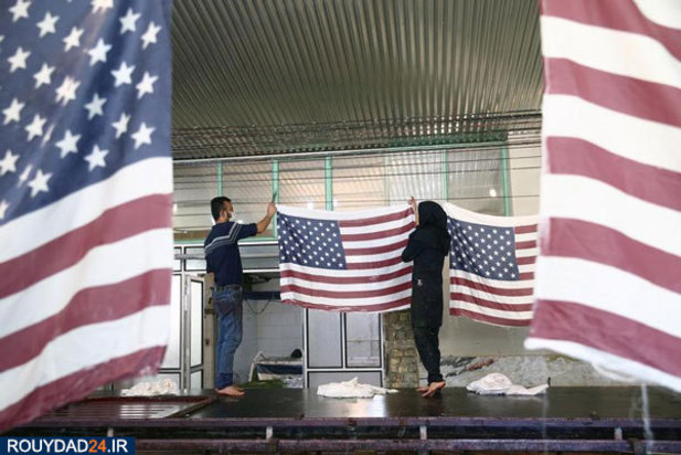 تولید پرچم امریکا برای سوزاندن