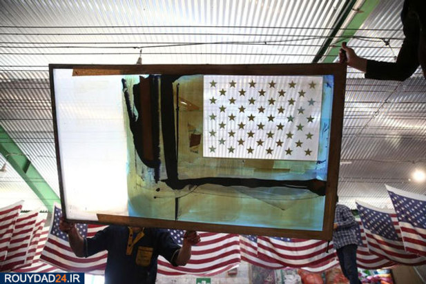 تولید پرچم امریکا برای سوزاندن