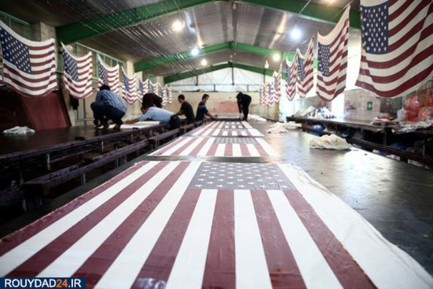 تولید پرچم امریکا برای سوزاندن