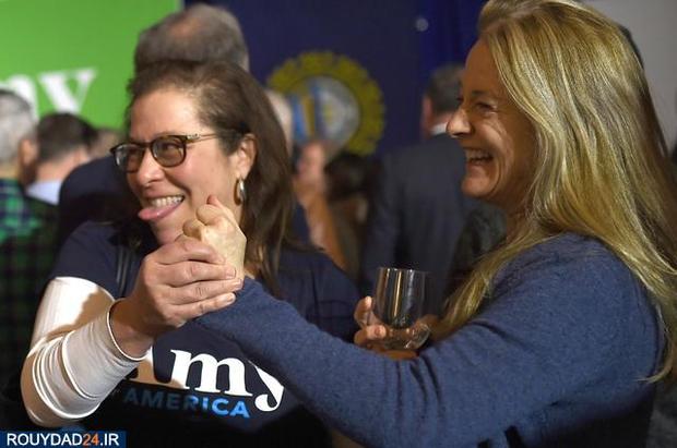 برنی سندرز برنده انتخابات درون حزبی