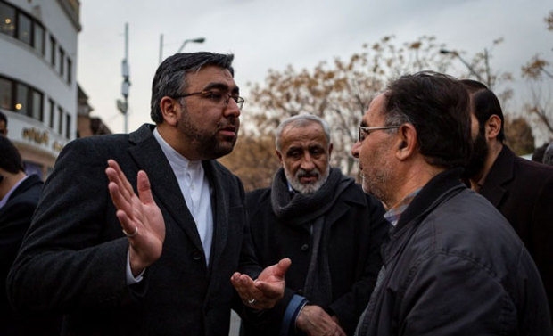معرکه‌گیری کاندیداهای اصولگرا در بازار تهران 