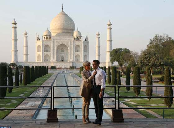 عکس‌های یادگاری سلبریتی‌ها در تاج‌محل