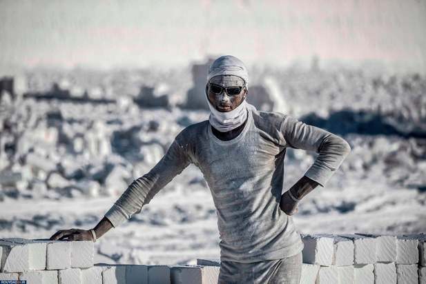 کار در کوههای سفید مصر