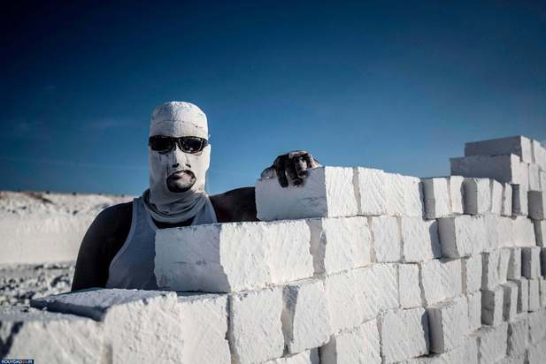 کار در کوههای سفید مصر