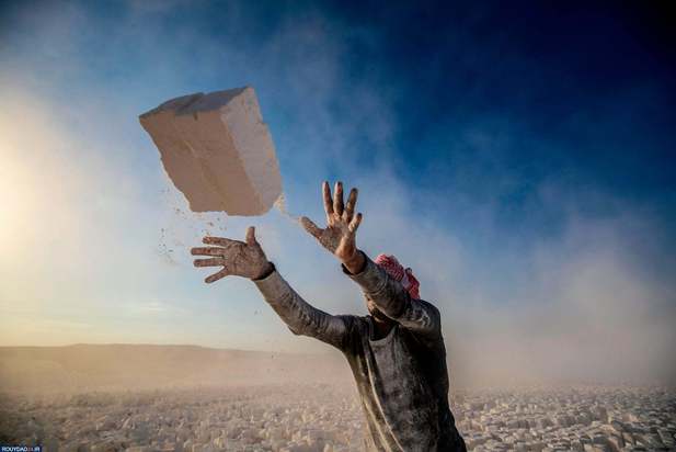 کار در کوههای سفید مصر