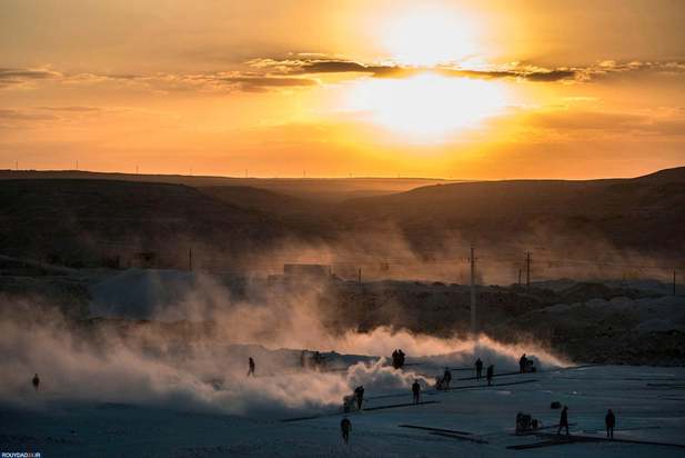 کار در کوههای سفید مصر