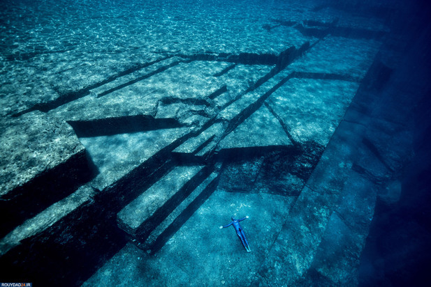 شیرجه زیر اب