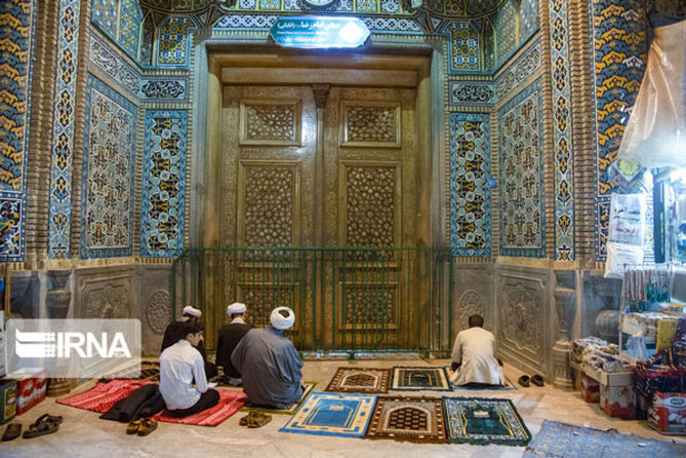 معترضان در حرم