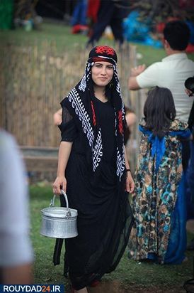 فیگورهای زنان ایرانی در پوشش سنتی