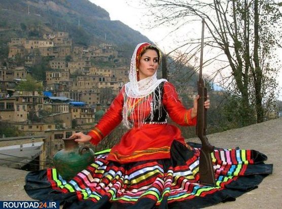 فیگورهای زنان ایرانی در پوشش سنتی