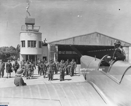 اولین خلبان جنگی زن