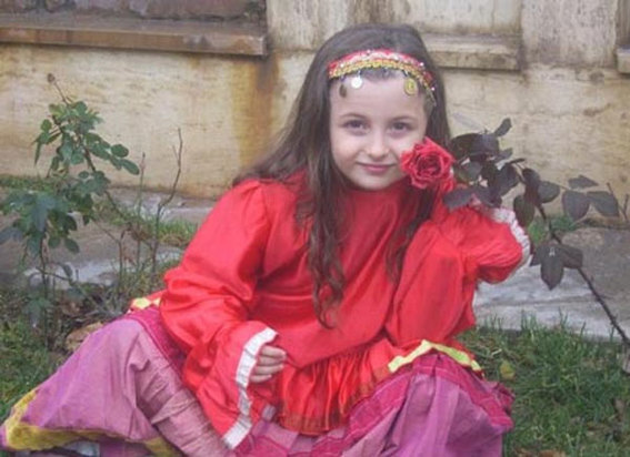 سارا و نیکا