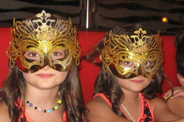 سارا و نیکا