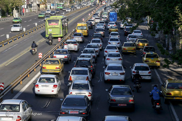 ترافیک تهران با برداشتن فاصله ها