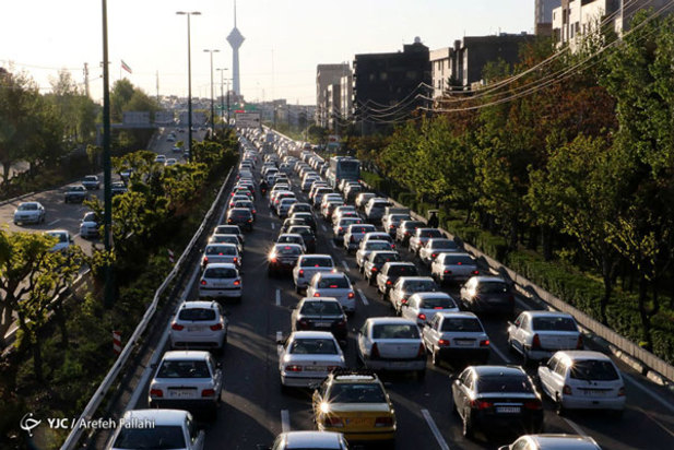 ترافیک تهران با برداشتن فاصله ها