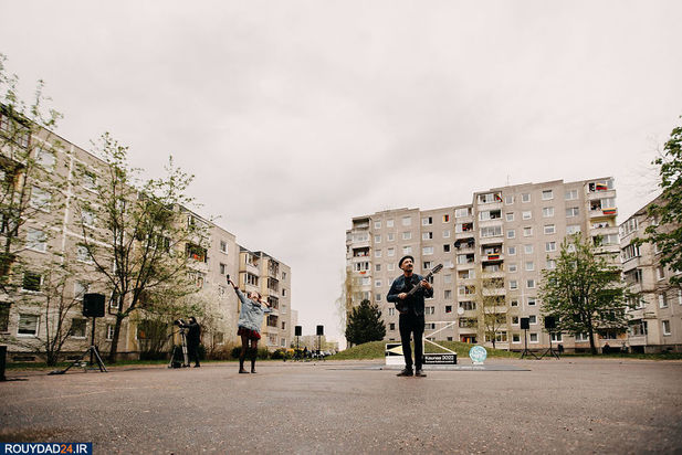 هنرنمایی در حیاط قرنطینه
