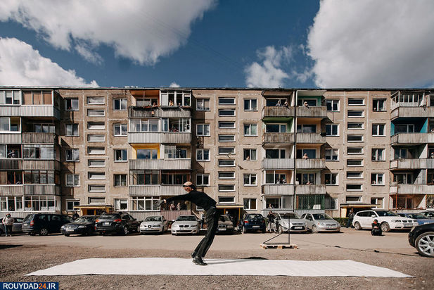 هنرنمایی در حیاط قرنطینه