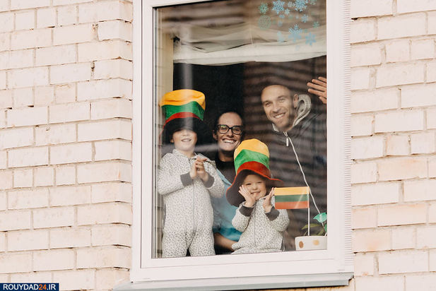 هنرنمایی در حیاط قرنطینه