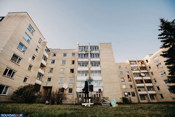 هنرنمایی در حیاط قرنطینه