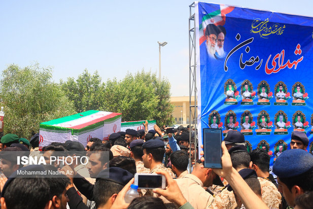 تشییع پیکر شهدای سانحه ناوچه کنارک