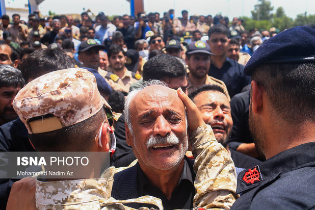 تشییع پیکر شهدای سانحه ناوچه کنارک